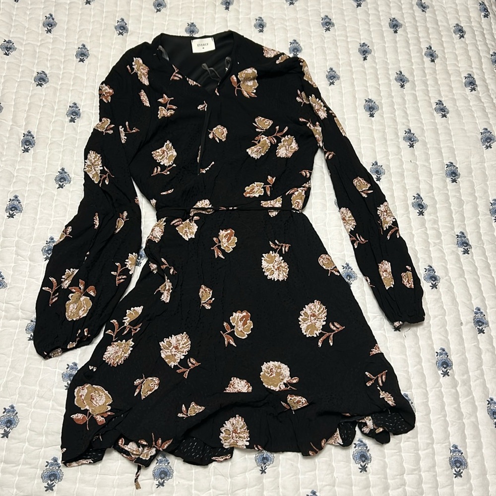 A tie floral mini dress